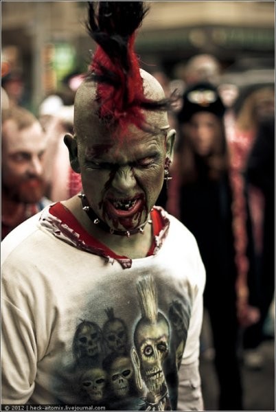 Зомби парад в Торонто (29 фото) Зомби парад в Торонто (29 фото)