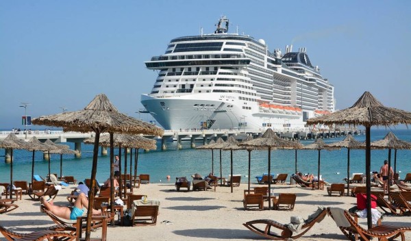 ОАЭ в апреле: по-настоящему теплый прием ОАЭ в апреле: по-настоящему теплый прием