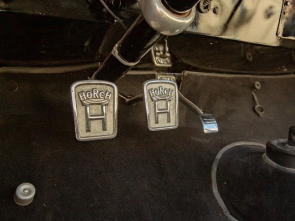 Единственный сохранившийся довоенный родстер Horch 855 1939 года Единственный сохранившийся довоенный родстер Horch 855 1939 года