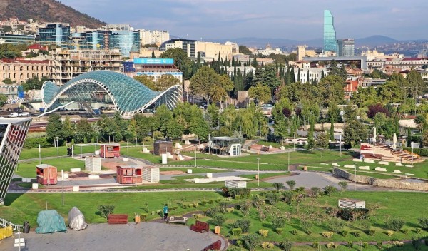 Тбилиси в сентябре: первые признаки осени Тбилиси в сентябре: первые признаки осени