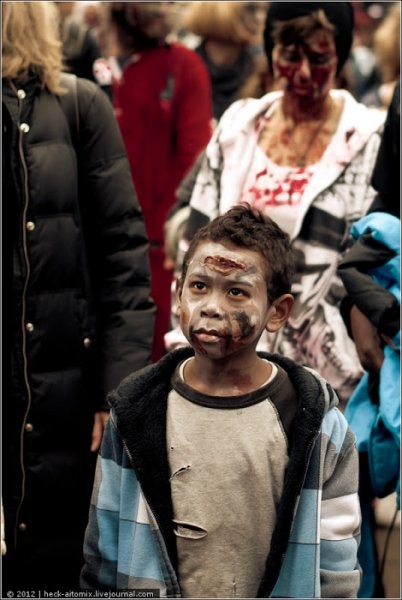 Зомби парад в Торонто (29 фото) Зомби парад в Торонто (29 фото)