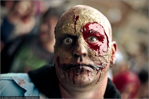 Зомби парад в Торонто (29 фото) Зомби парад в Торонто (29 фото)