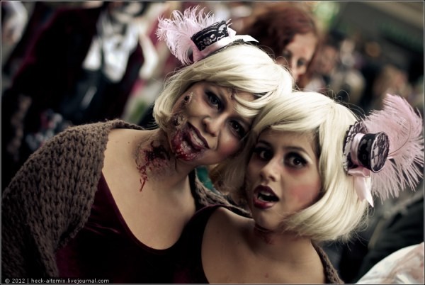 Зомби парад в Торонто (29 фото) Зомби парад в Торонто (29 фото)