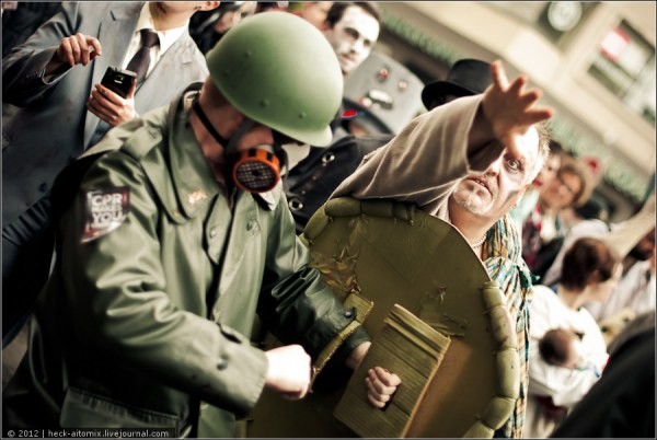 Зомби парад в Торонто (29 фото) Зомби парад в Торонто (29 фото)