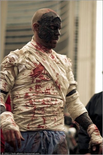 Зомби парад в Торонто (29 фото) Зомби парад в Торонто (29 фото)