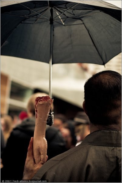 Зомби парад в Торонто (29 фото) Зомби парад в Торонто (29 фото)