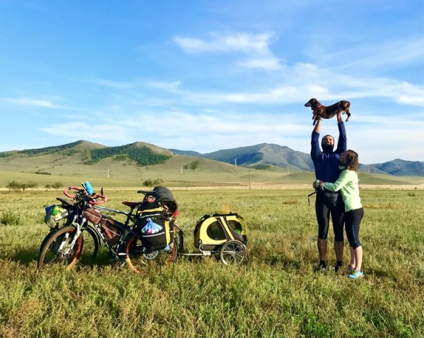 История Анны Смолиной, которая проехала с собакой полстраны на велосипеде История Анны Смолиной, которая проехала с собакой полстраны на велосипеде