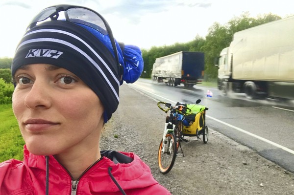 История Анны Смолиной, которая проехала с собакой полстраны на велосипеде История Анны Смолиной, которая проехала с собакой полстраны на велосипеде