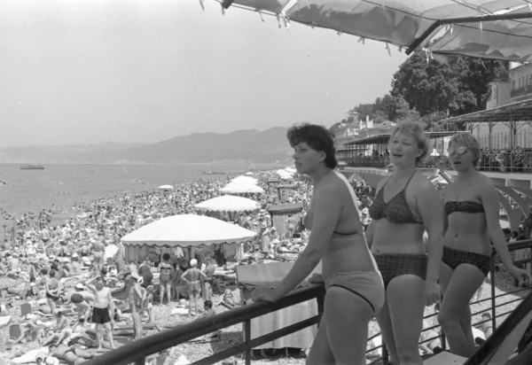 Особенности курортного отдыха в СССР, которые сегодня кажутся странными Особенности курортного отдыха в СССР, которые сегодня кажутся странными